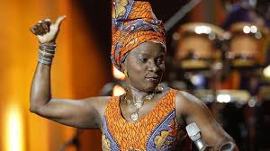 Culture mondiale-Angélique Kidjo : la flamboyante princesse du Vaudou, un aspect de sa brillante personnalité suscite la controverse ledebativoirien.net