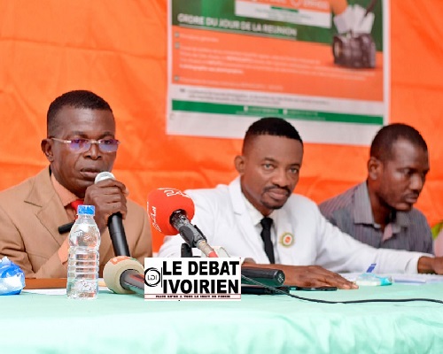 Le Réseau des photographes de Côte d’Ivoire bouge : une convention tripartie pour « la photographie aux photographes » signée, ledebativoirien.net