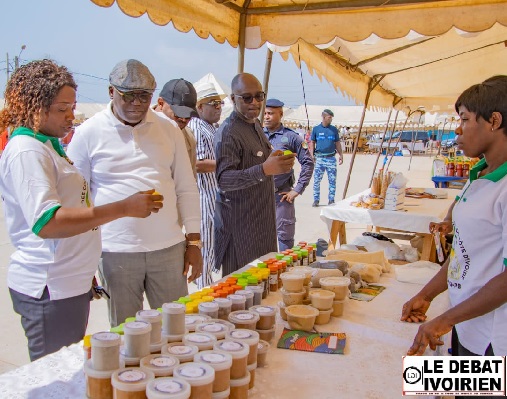 Port-Bouët : le Coordonnateur Principal RHDP  Ibrahim Konaté aux côtés de la jeunesse et des coopératives vivrières,ledebativoirien.net