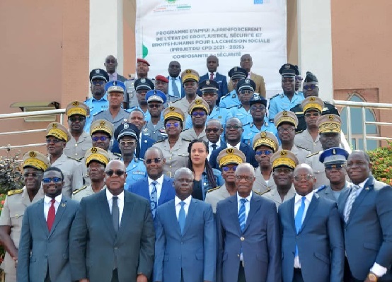 Processus électoral 2025 en Côte d’Ivoire : le ministère de l'Intérieur instruit les autorités préfectorales et les forces de sécurité, ledebativoirien.net